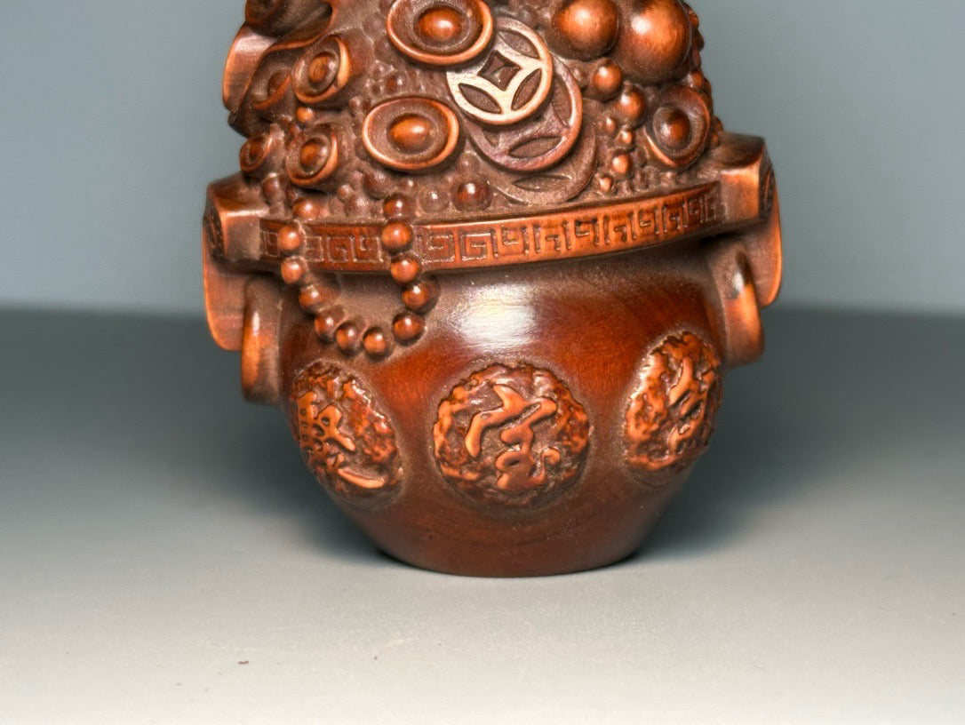 Chinese antique boxwood carved with exquisite craftsmanship to create a treasure trove