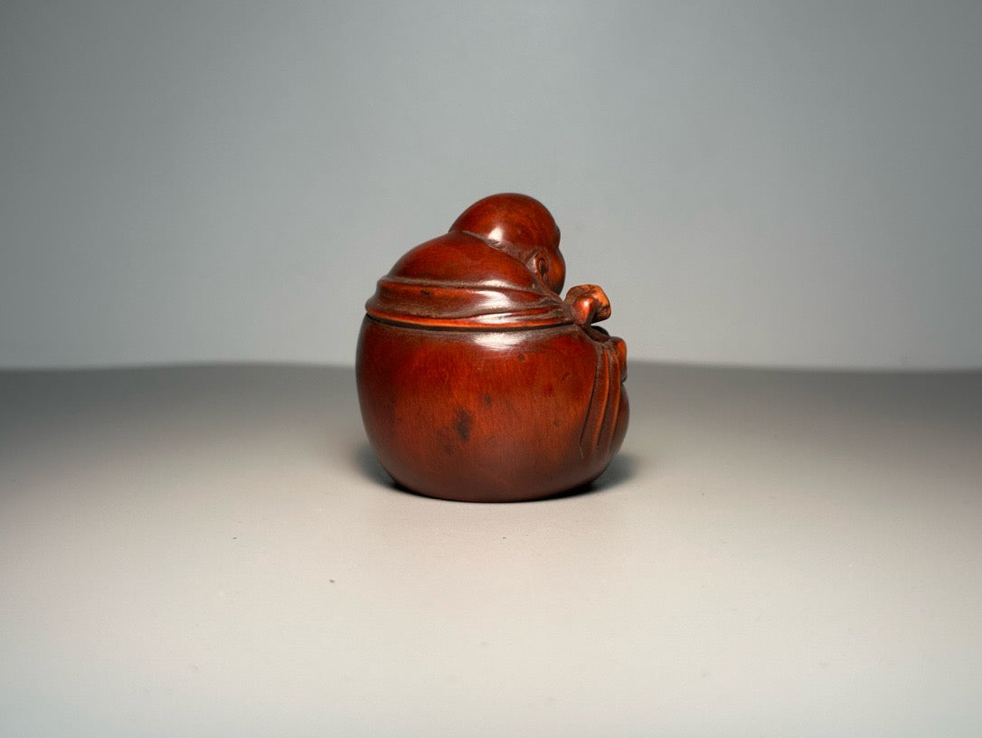 Chinese antique boxwood carving with exquisite craftsmanship to carve the Qi Maitreya Buddha