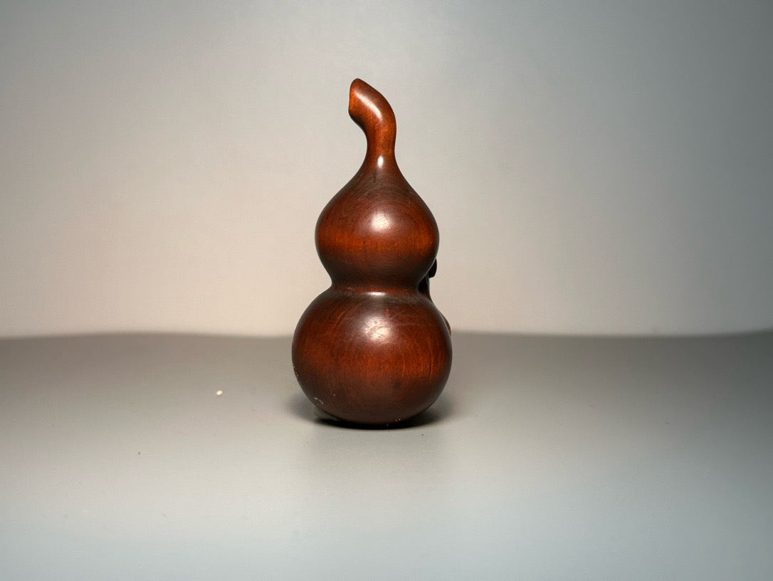 Chinese antique boxwood carving with exquisite craftsmanship to carve birthday gourds