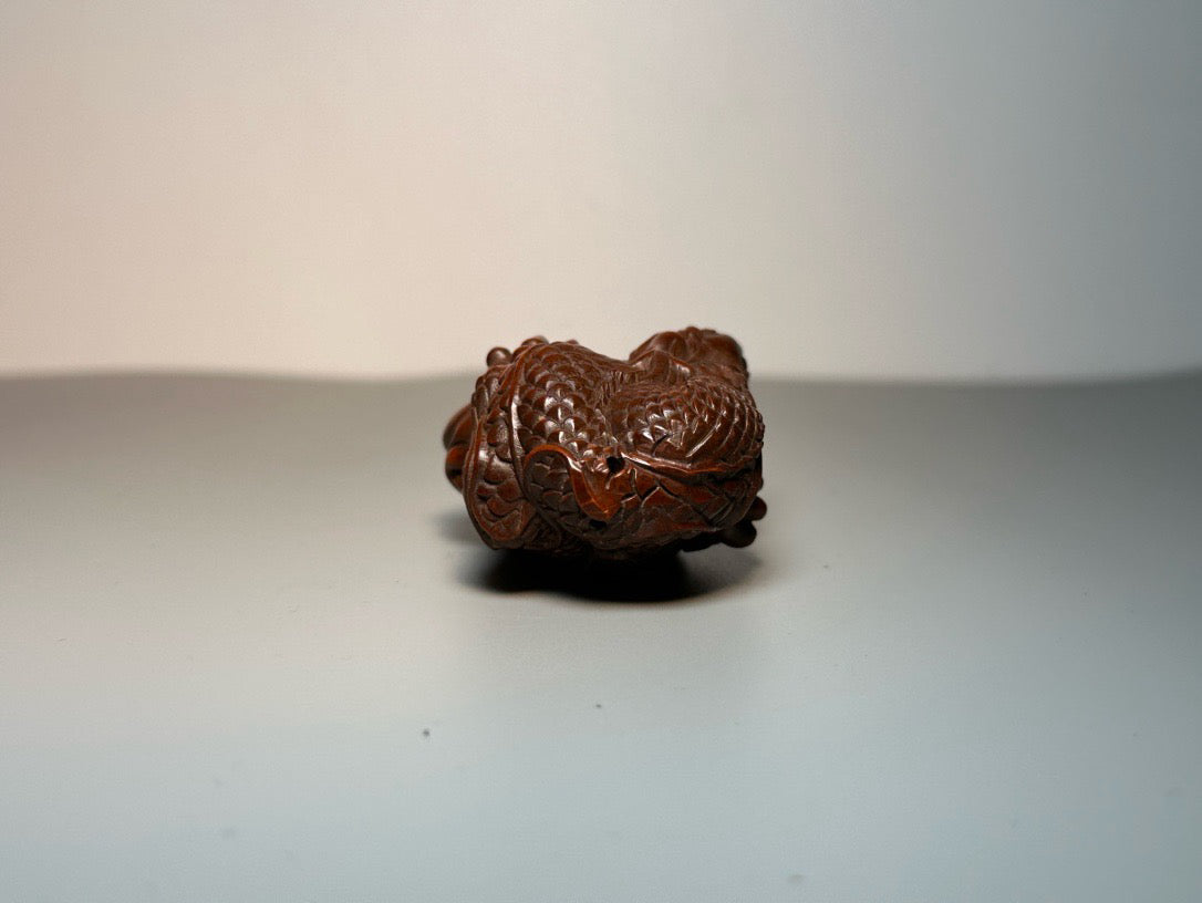 Chinese antique boxwood carved with exquisite craftsmanship, dragon handle
