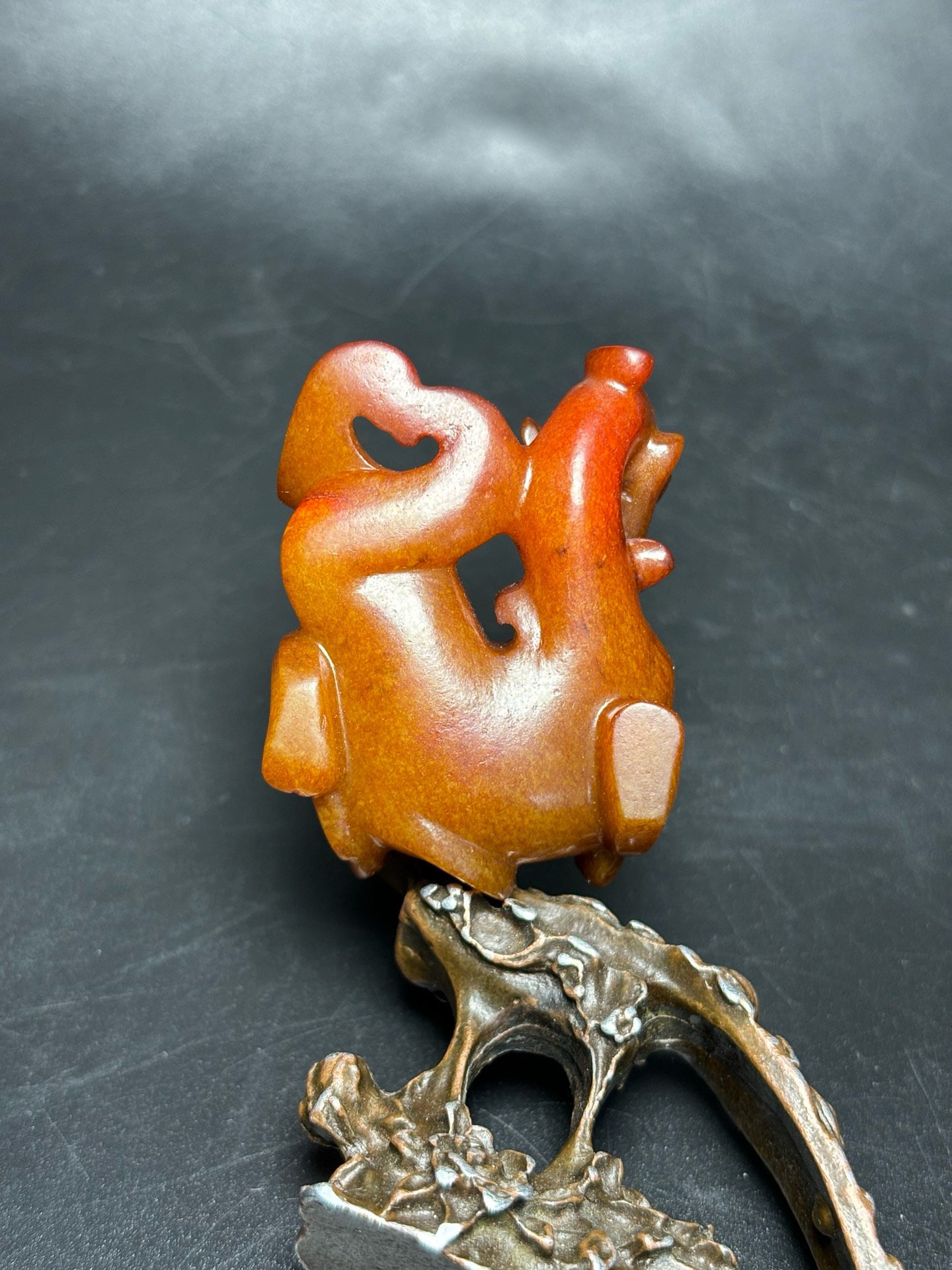 Exquisite Hetian Yulong pendant