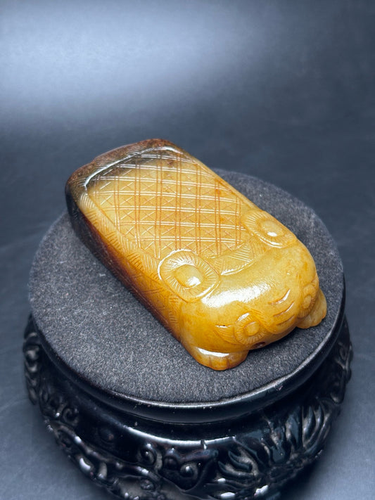 Exquisite Hotan Jade Tiger Pulse Diagnosis