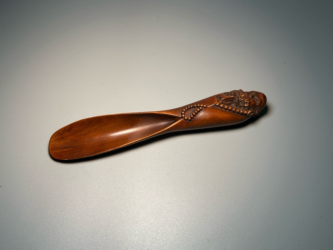 Chinese antique boxwood carved with exquisite craftsmanship to create a Damo tea spoon