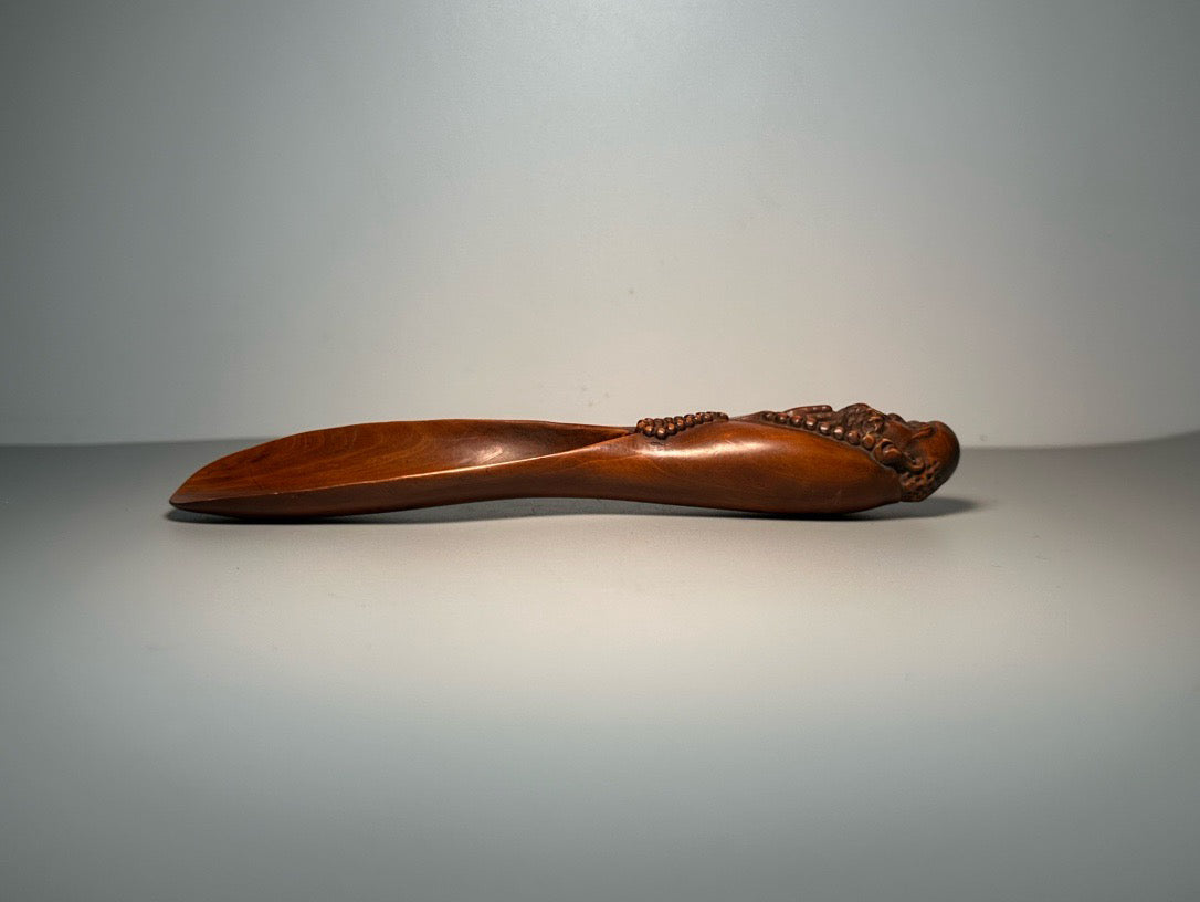 Chinese antique boxwood carved with exquisite craftsmanship to create a Damo tea spoon