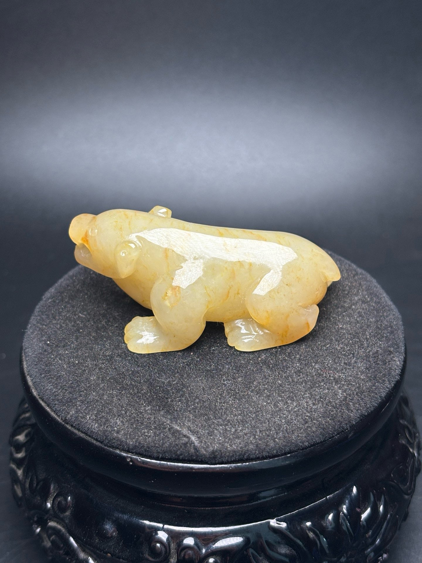 Delicate Hetian Yuxiong