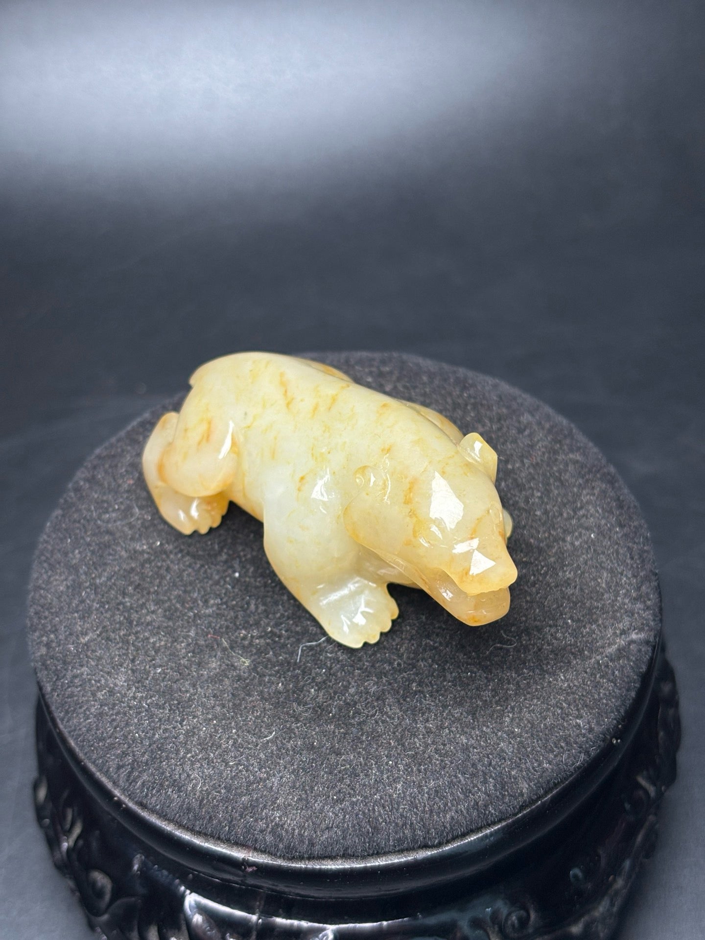 Delicate Hetian Yuxiong