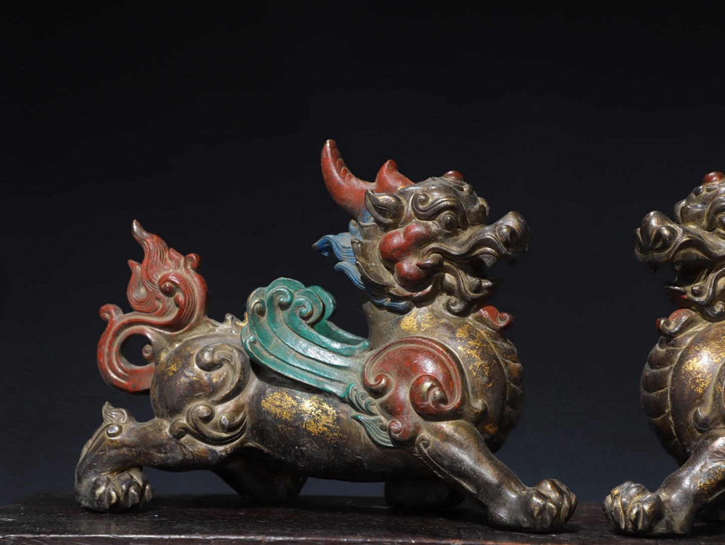 A pair of pure copper auspicious beast copywriting ornaments