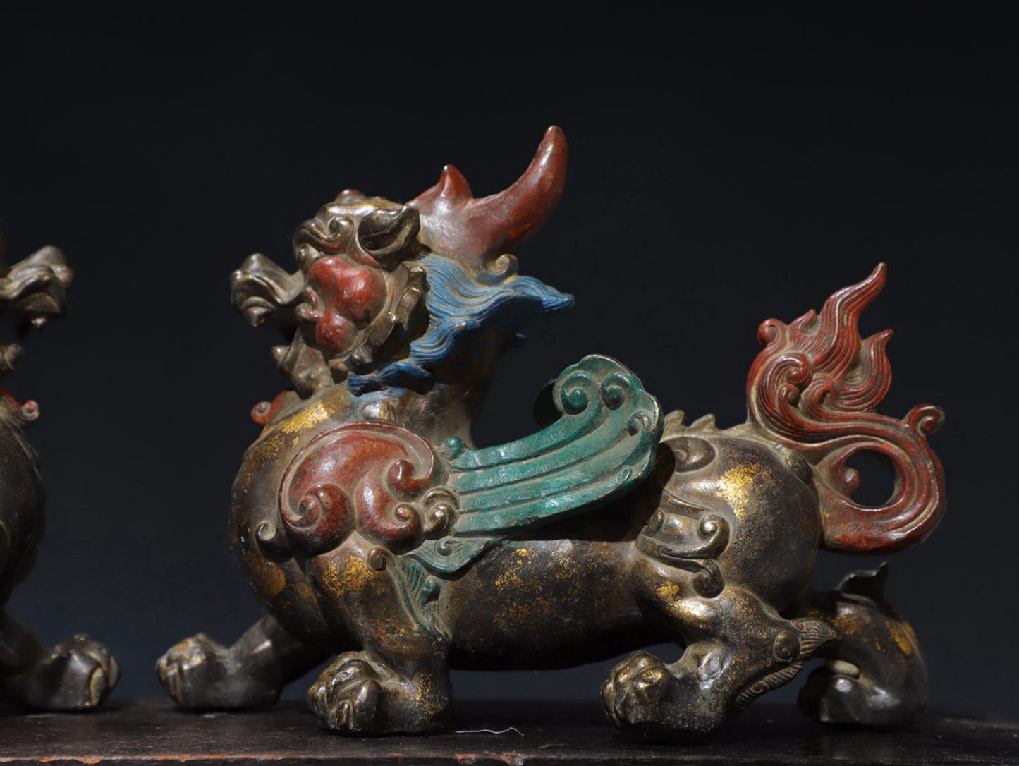 A pair of pure copper auspicious beast copywriting ornaments