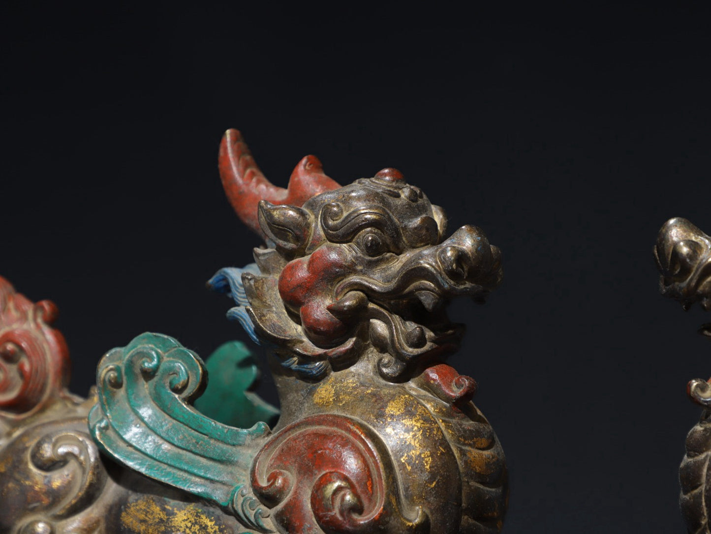 A pair of pure copper auspicious beast copywriting ornaments