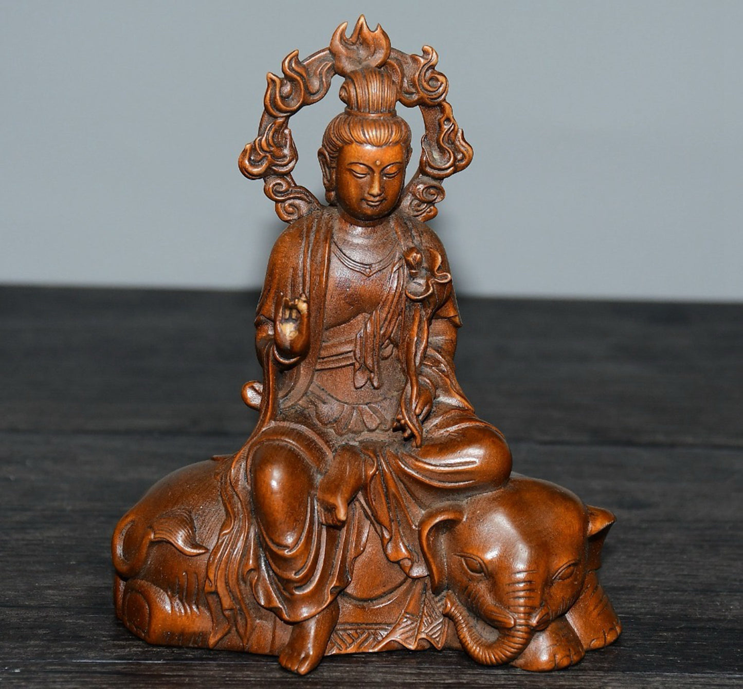 Small leaved boxwood Manjushri universal ornament