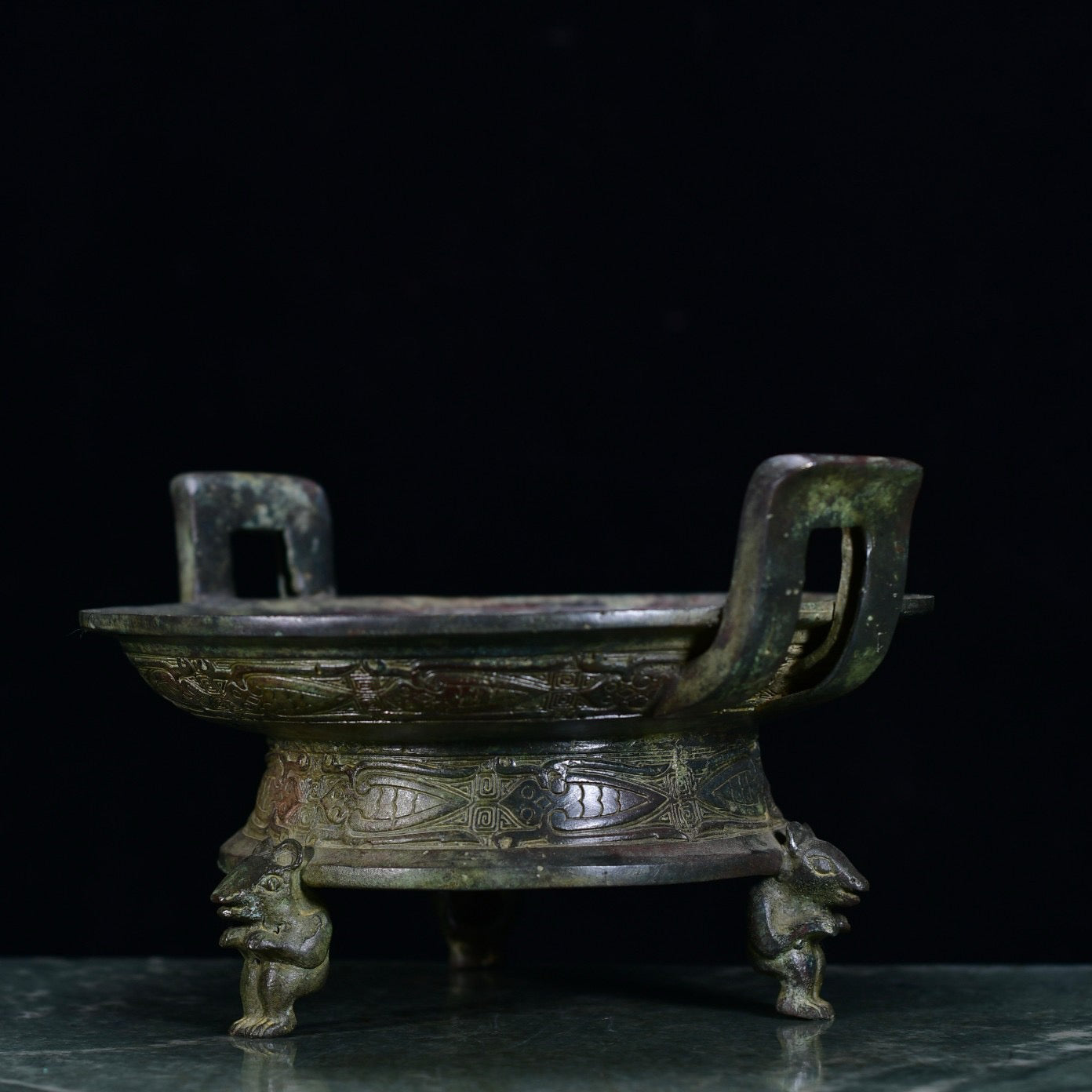 Chinese antique bronze fruit platter