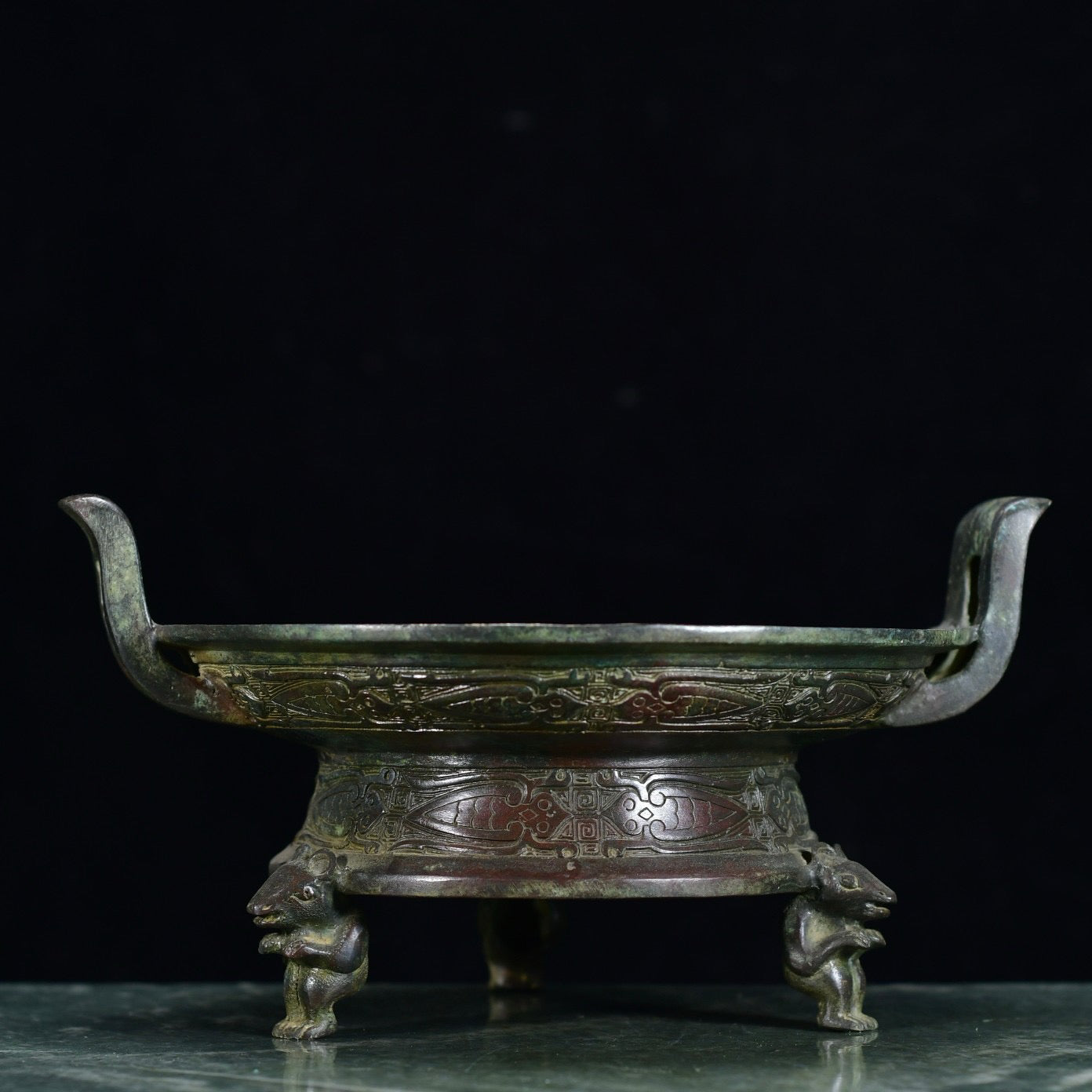 Chinese antique bronze fruit platter