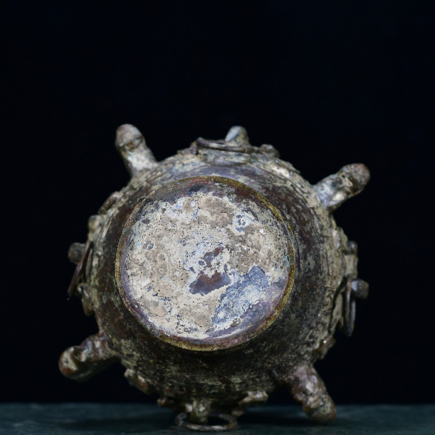 Chinese antique bronze round teapot