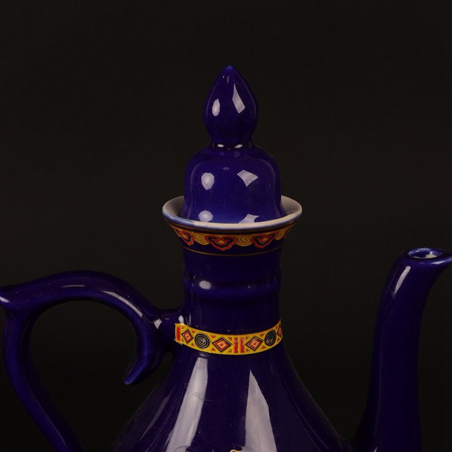 Blue glazed pink dragon patterned small wine pot