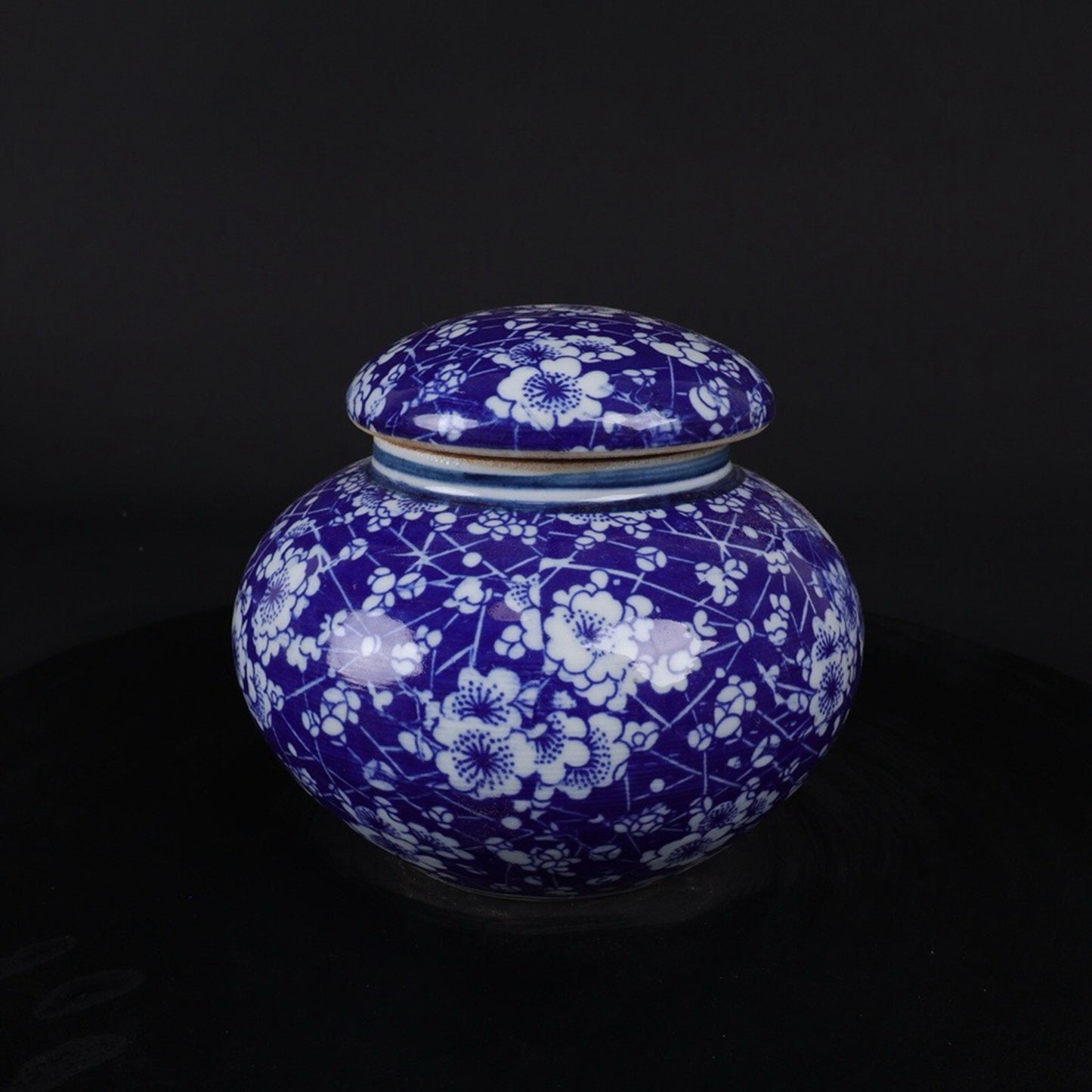 Blue and white ice plum patterned lid jar