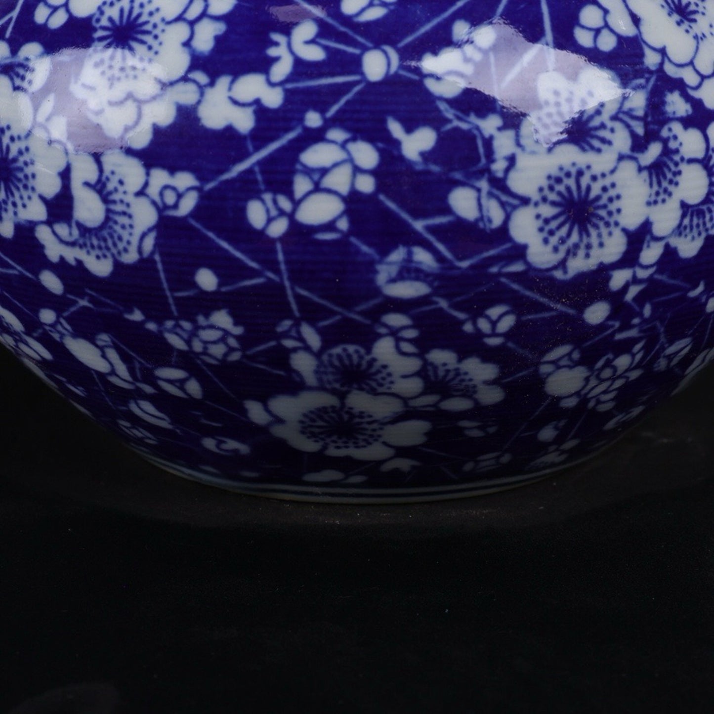 Blue and white ice plum patterned lid jar