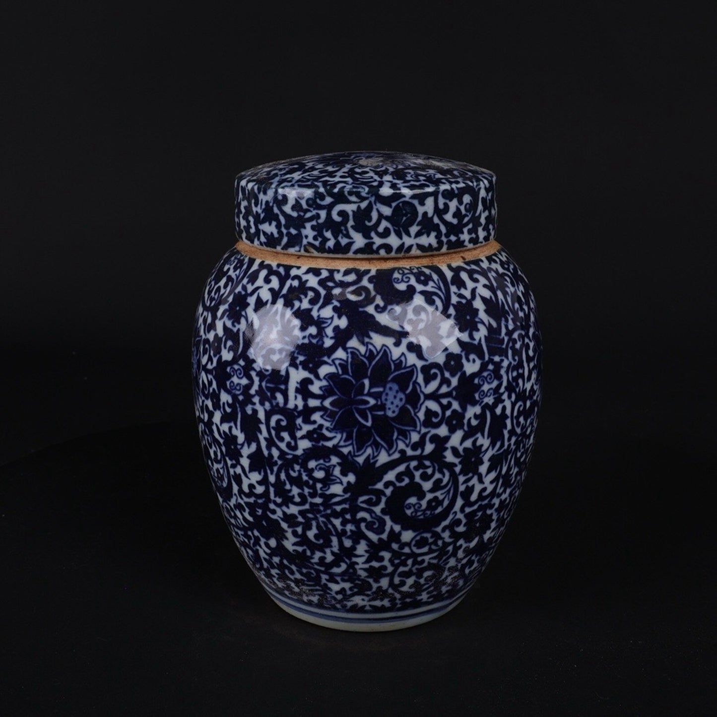 Blue and white lotus patterned lid jar