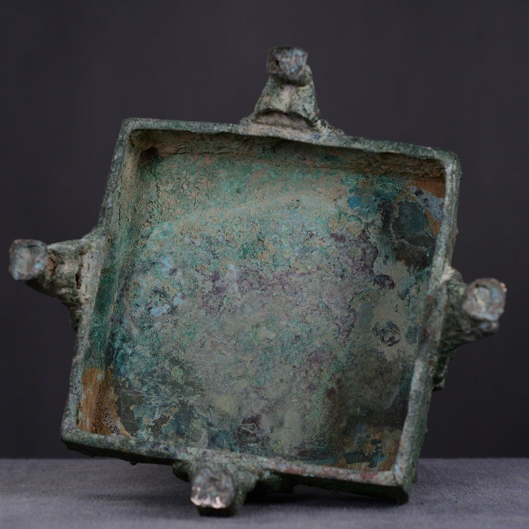 Chinese Antique Bronze Reserve