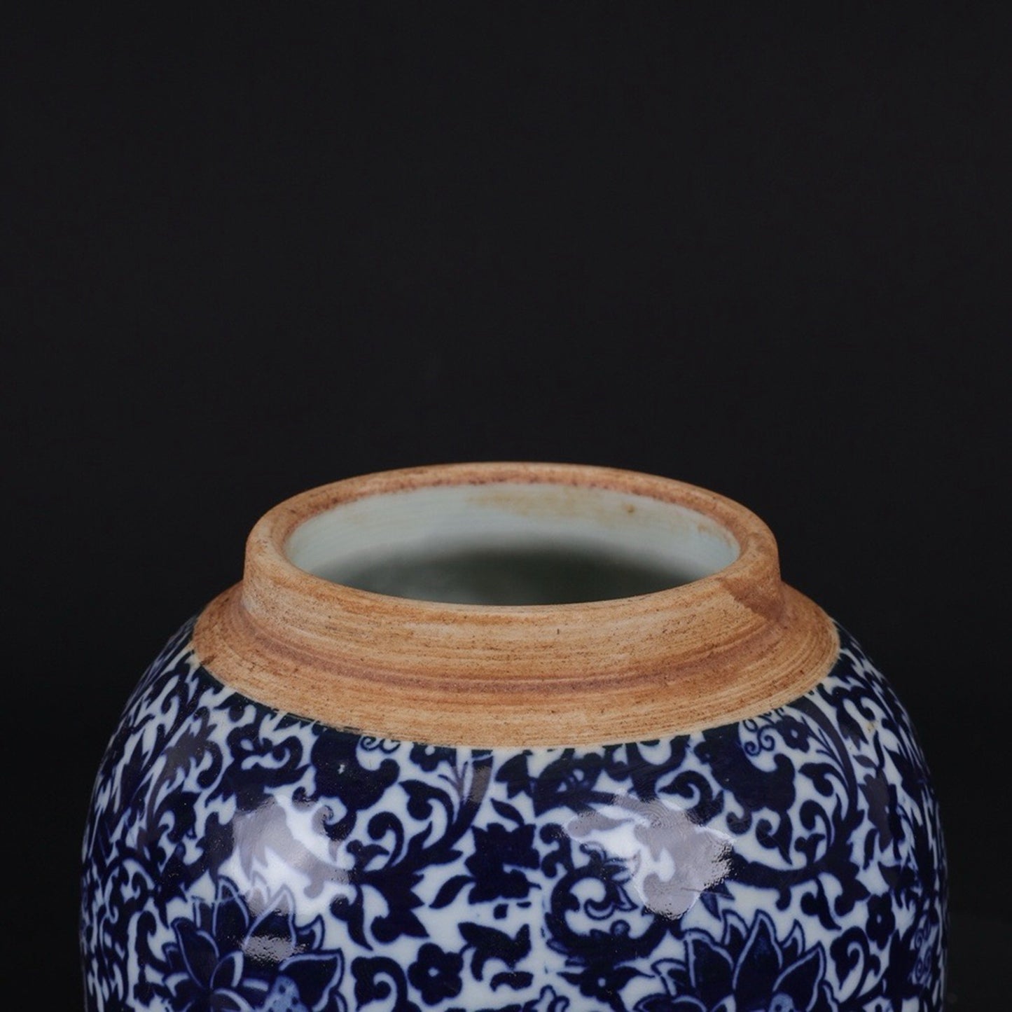Blue and white lotus patterned lid jar