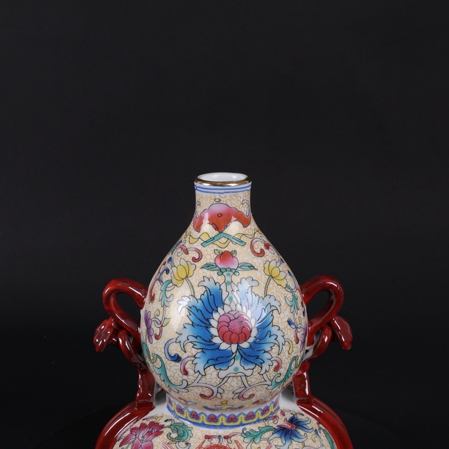 Enamel colored dragon patterned Ruyi gourd bottle