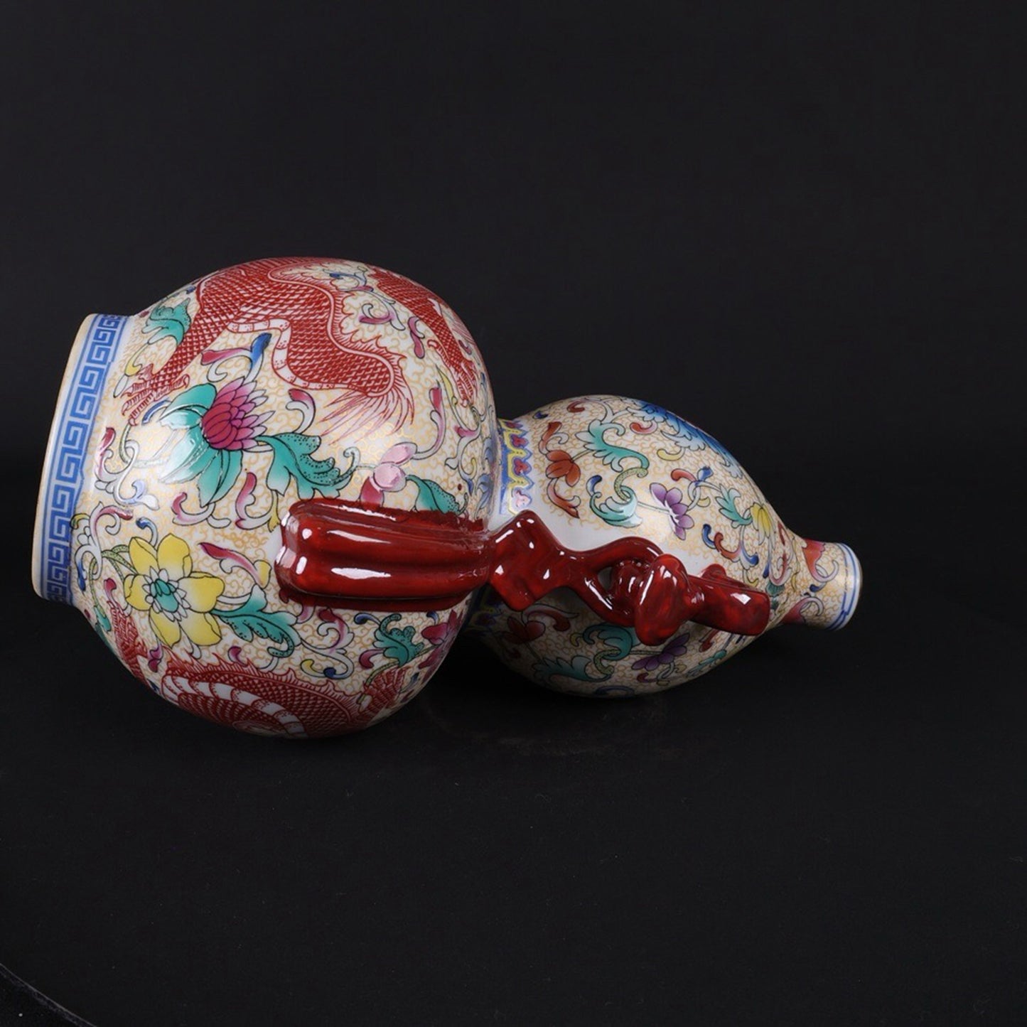 Enamel colored dragon patterned Ruyi gourd bottle