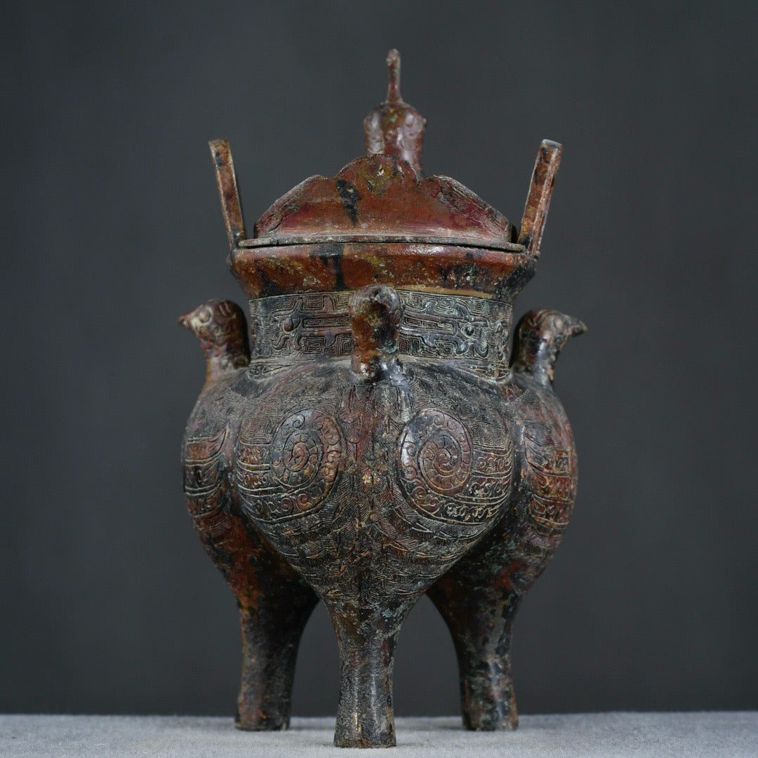 Chinese antique bronze ornaments for guarding houses and warding off evil spirits, three doves and a tripod