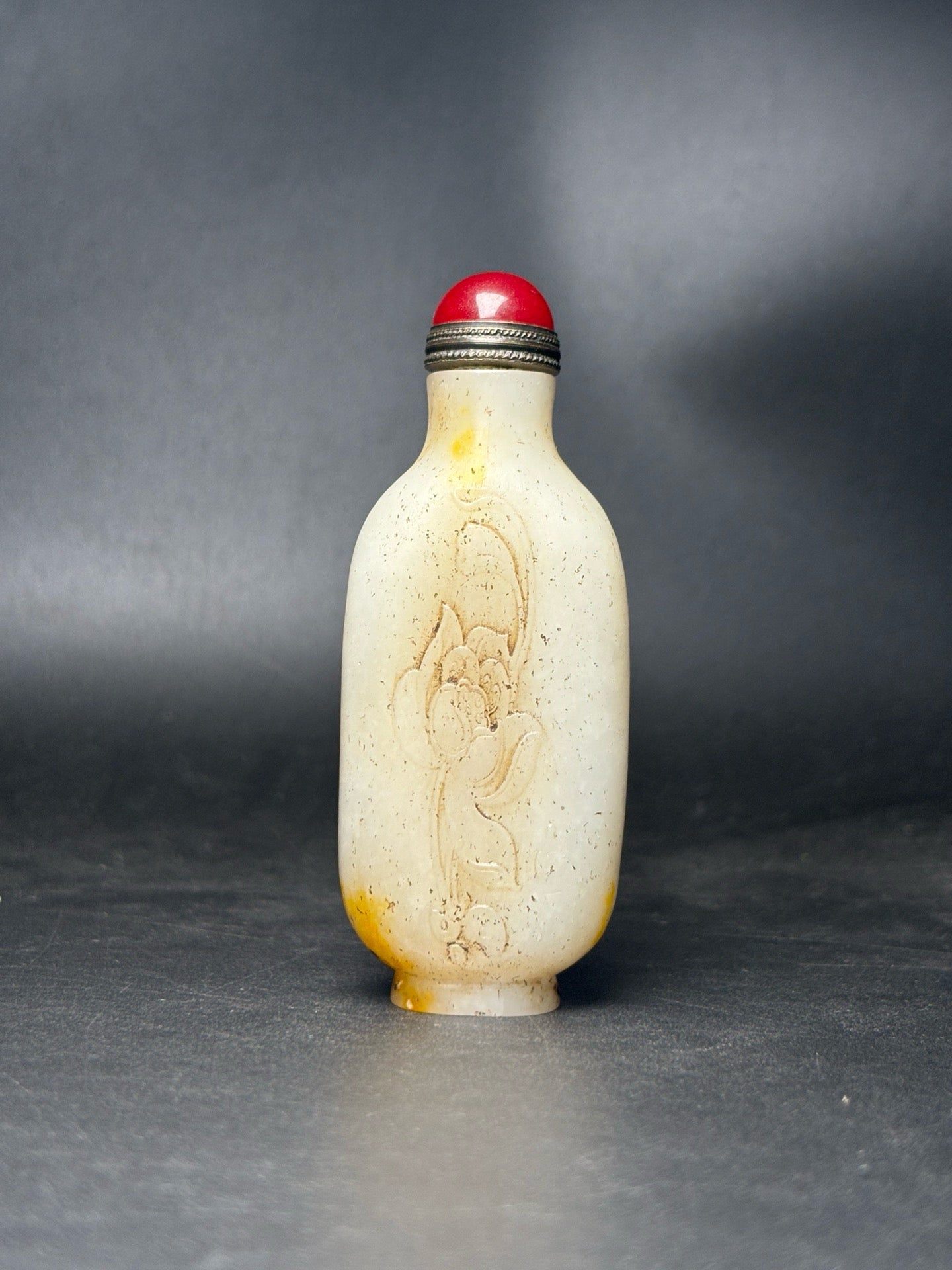 Exquisite Hotan Jade Snuff Bottle