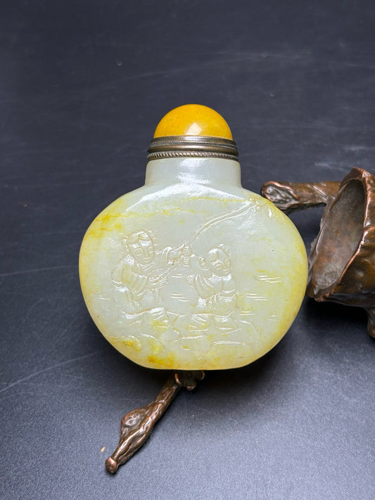 Exquisite Hotan Jade Snuff Bottle