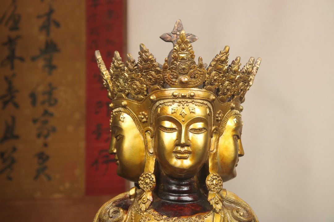 Chinese antique bronze gilded handmade statue of the Great Sun Tathagata