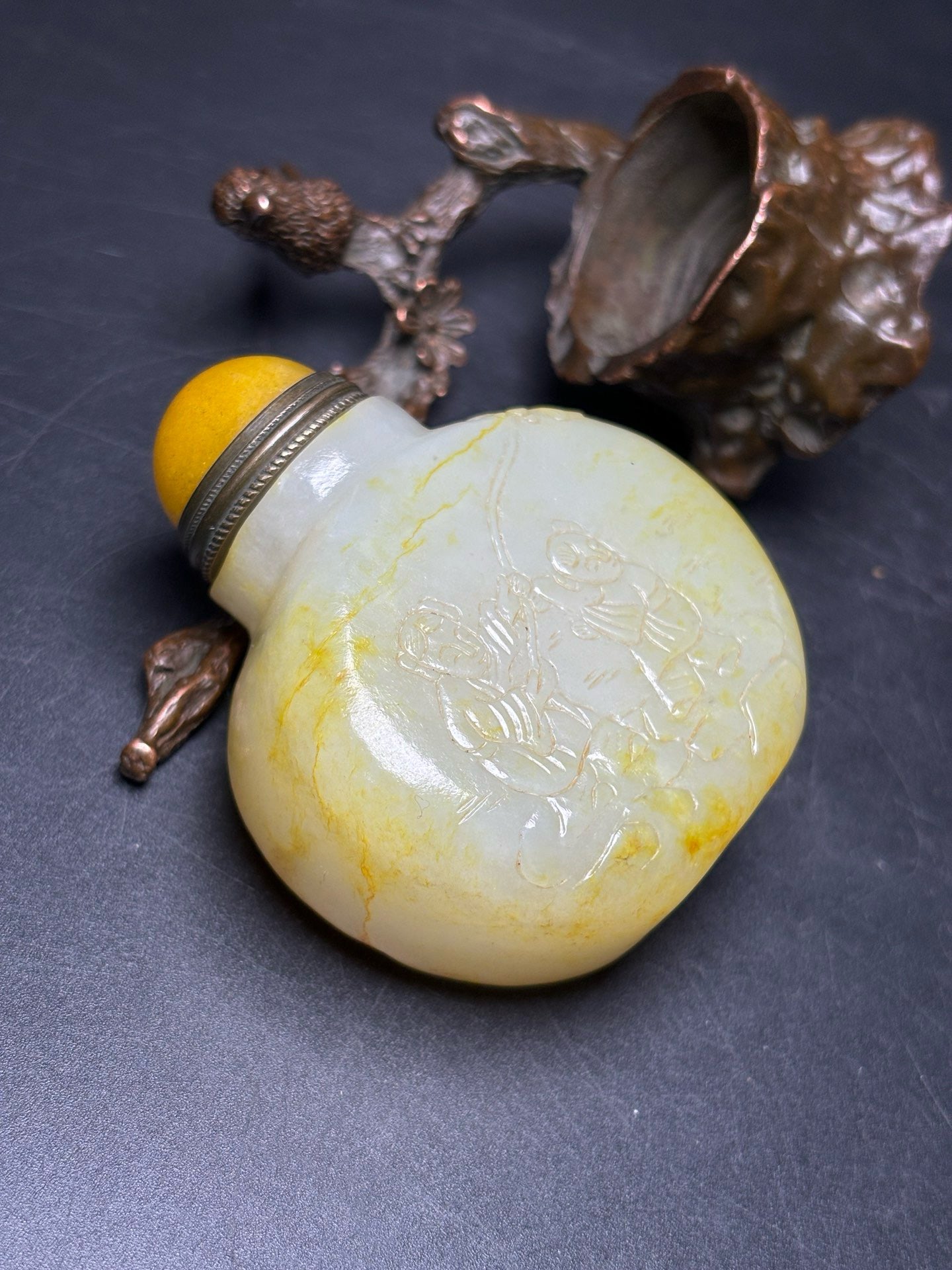 Exquisite Hotan Jade Snuff Bottle