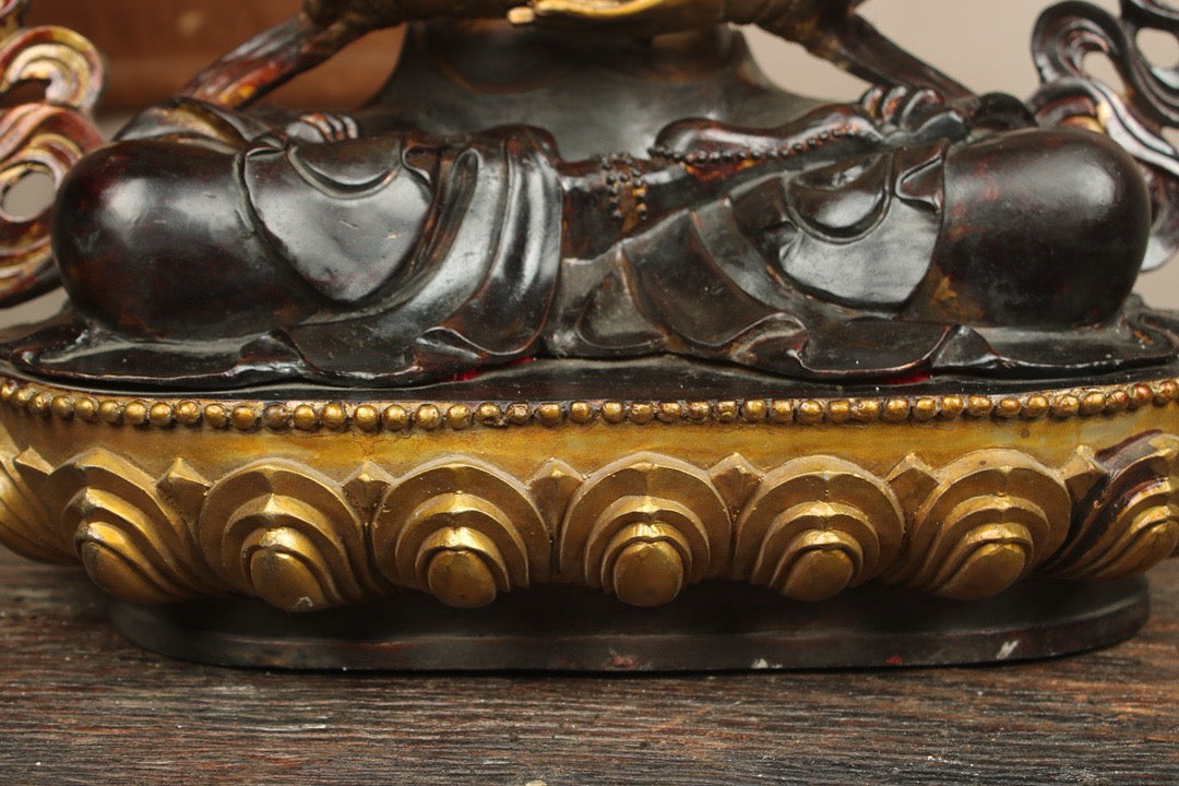 Chinese antique bronze gilded handmade statue of the Great Sun Tathagata