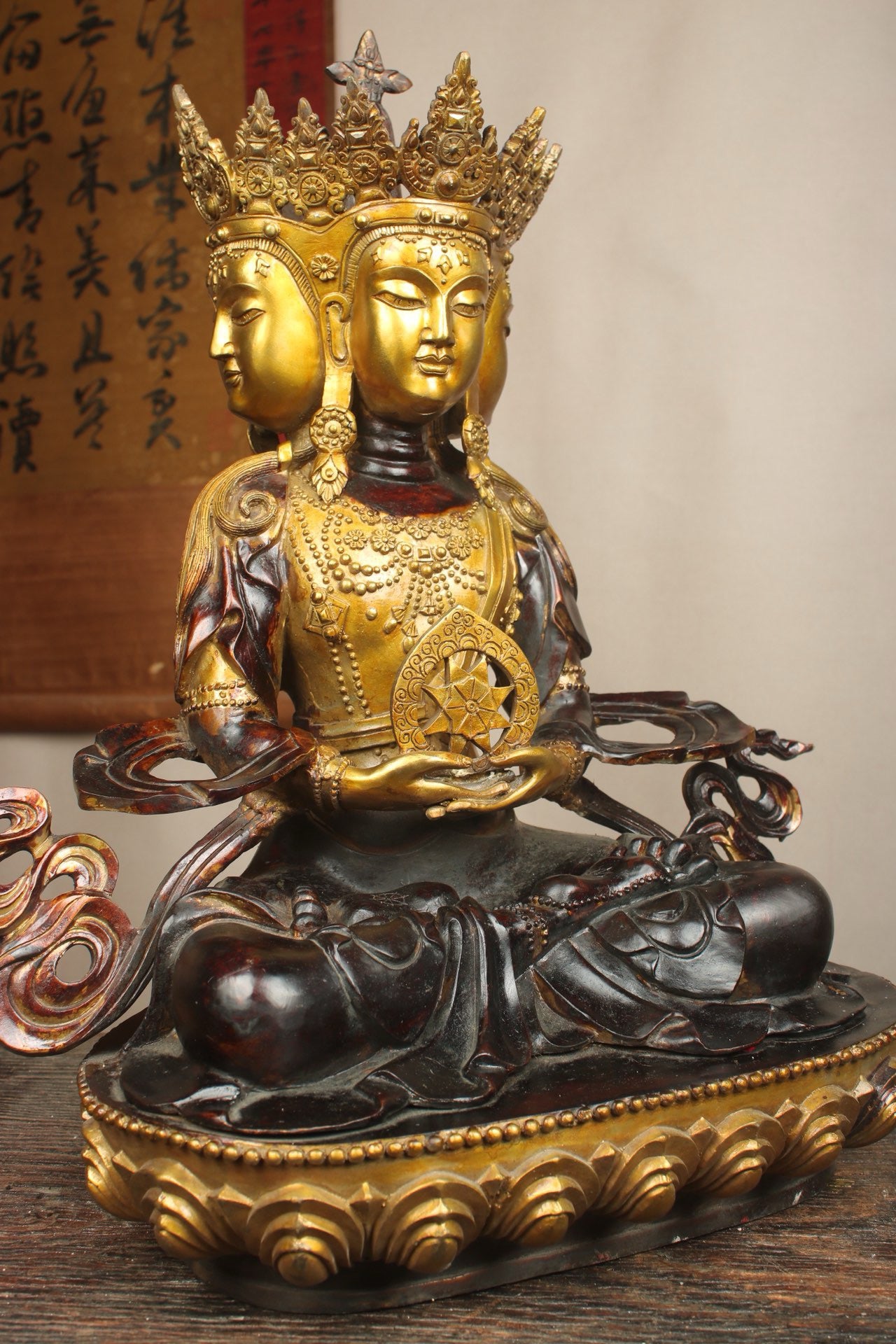 Chinese antique bronze gilded handmade statue of the Great Sun Tathagata
