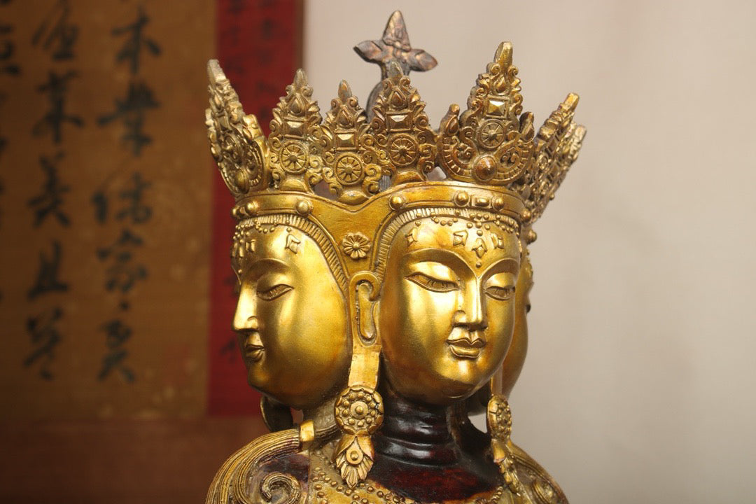 Chinese antique bronze gilded handmade statue of the Great Sun Tathagata