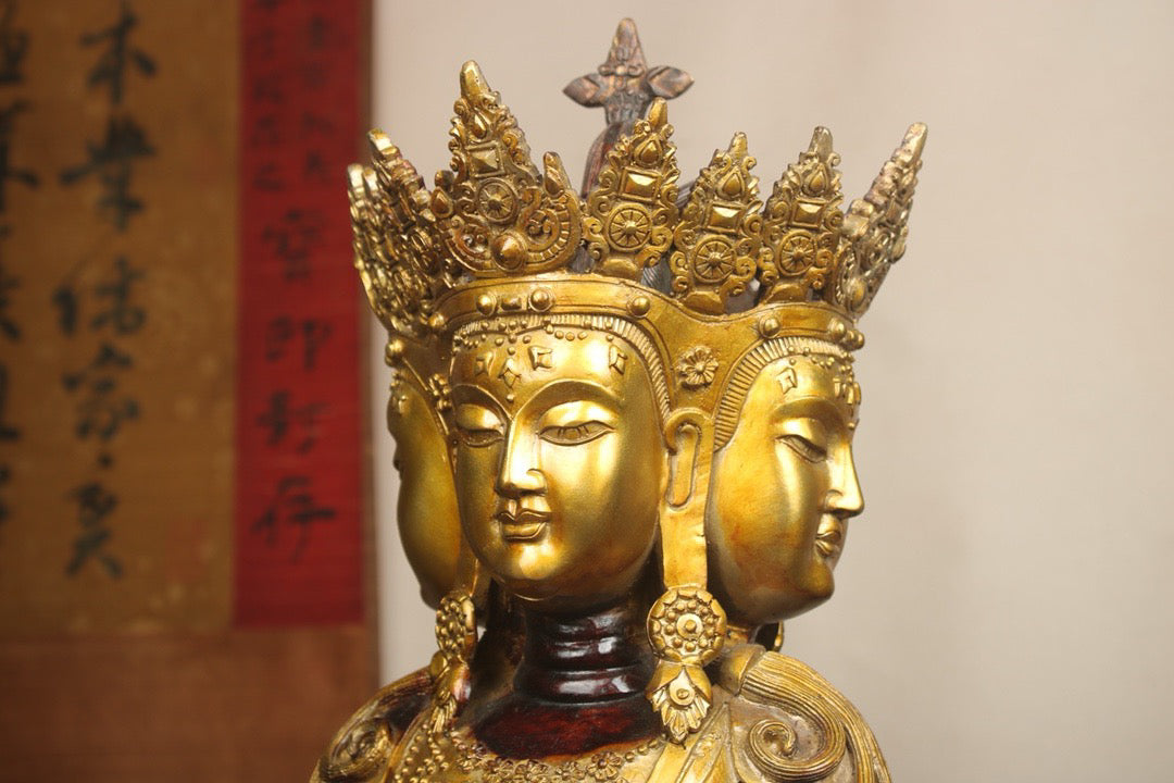 Chinese antique bronze gilded handmade statue of the Great Sun Tathagata