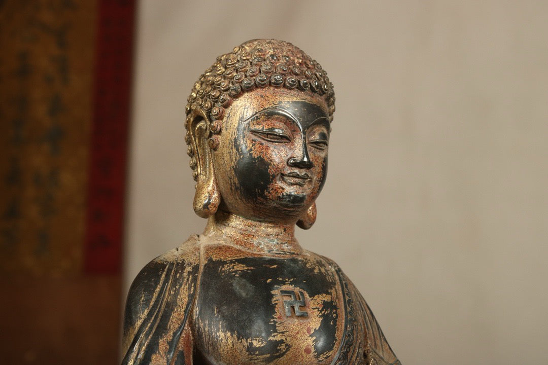 Chinese antique bronze gilded handcrafted statue of Shakyamuni Buddha