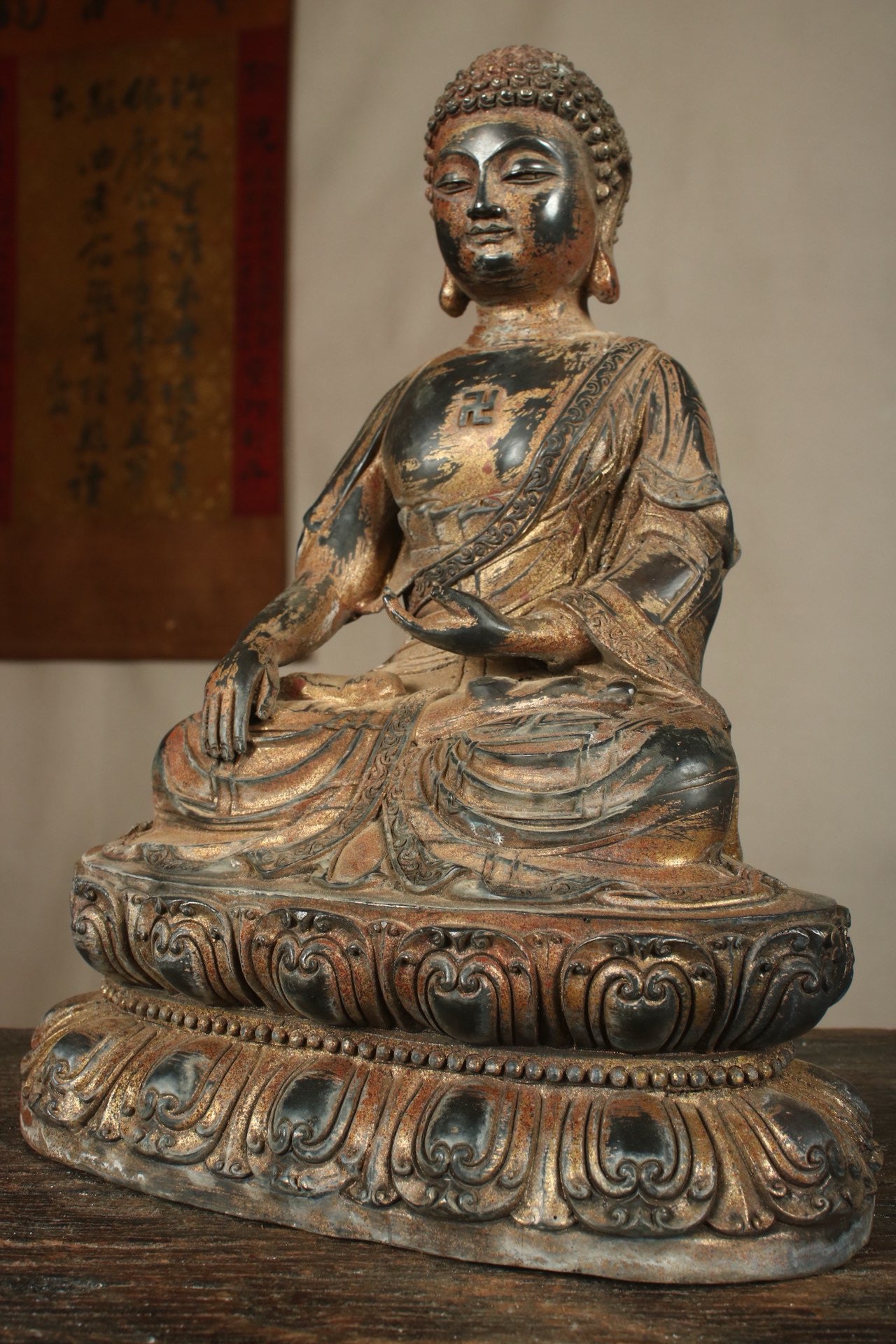 Chinese antique bronze gilded handcrafted statue of Shakyamuni Buddha