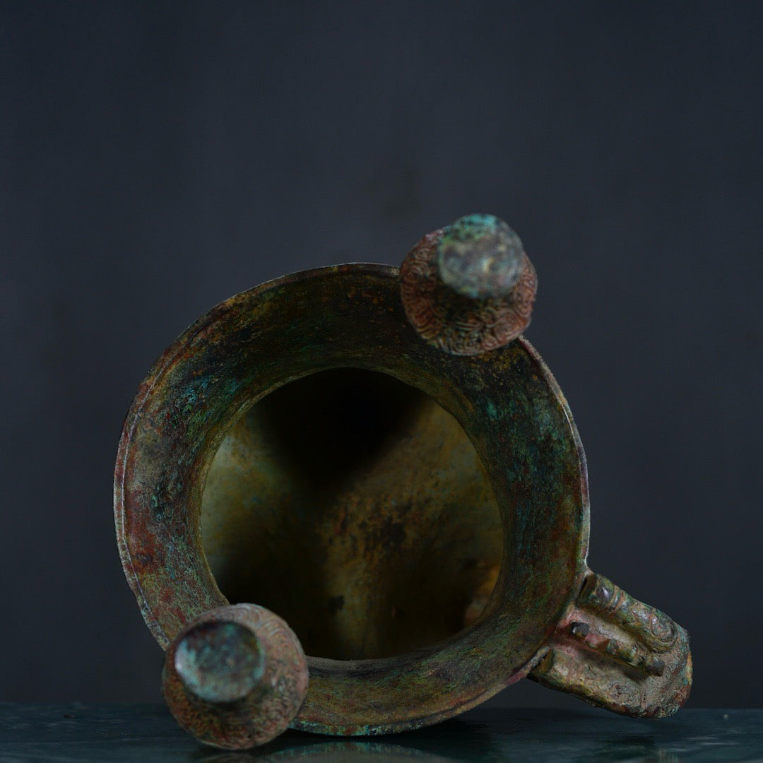 Chinese antique bronze three legged round vessel