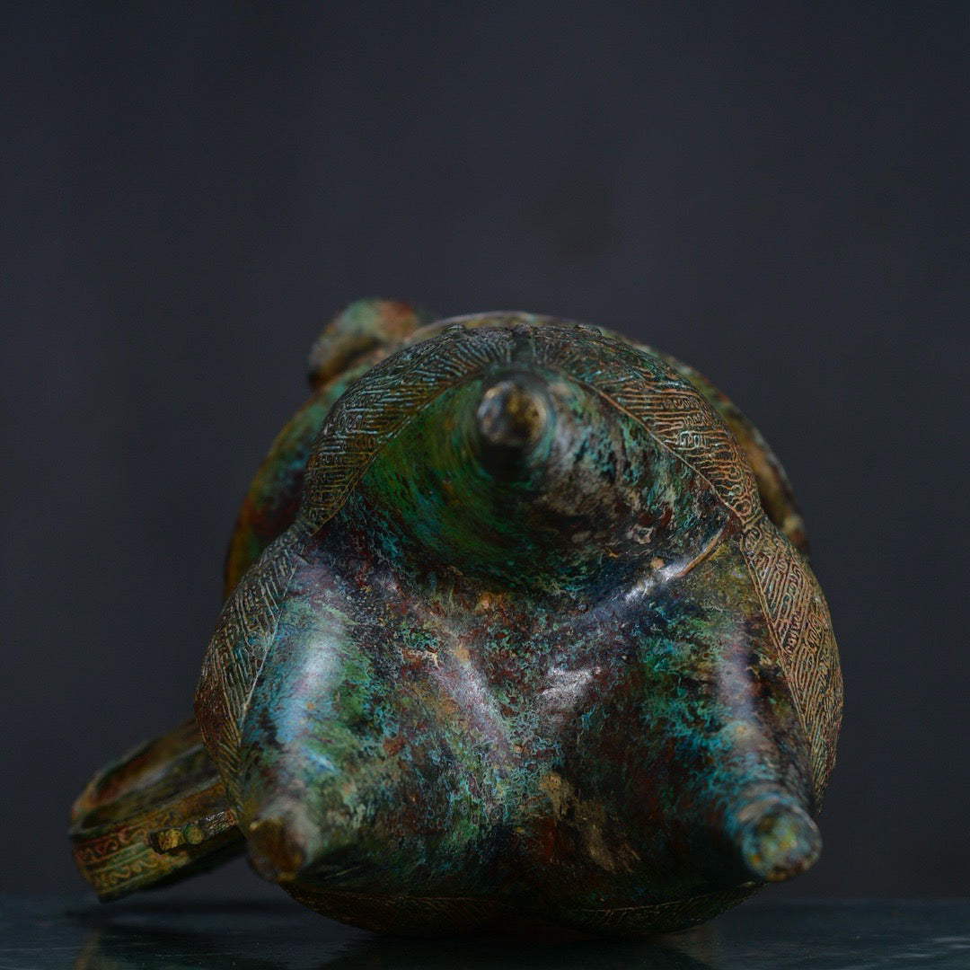 Chinese antique bronze three legged round vessel