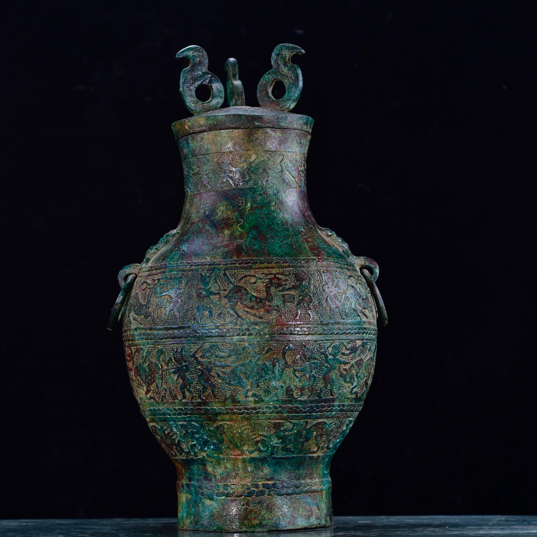 Chinese antique bronze hunting pattern round pot