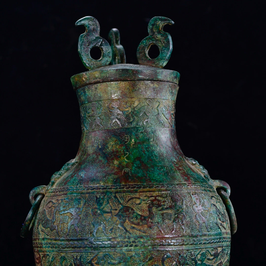 Chinese antique bronze hunting pattern round pot