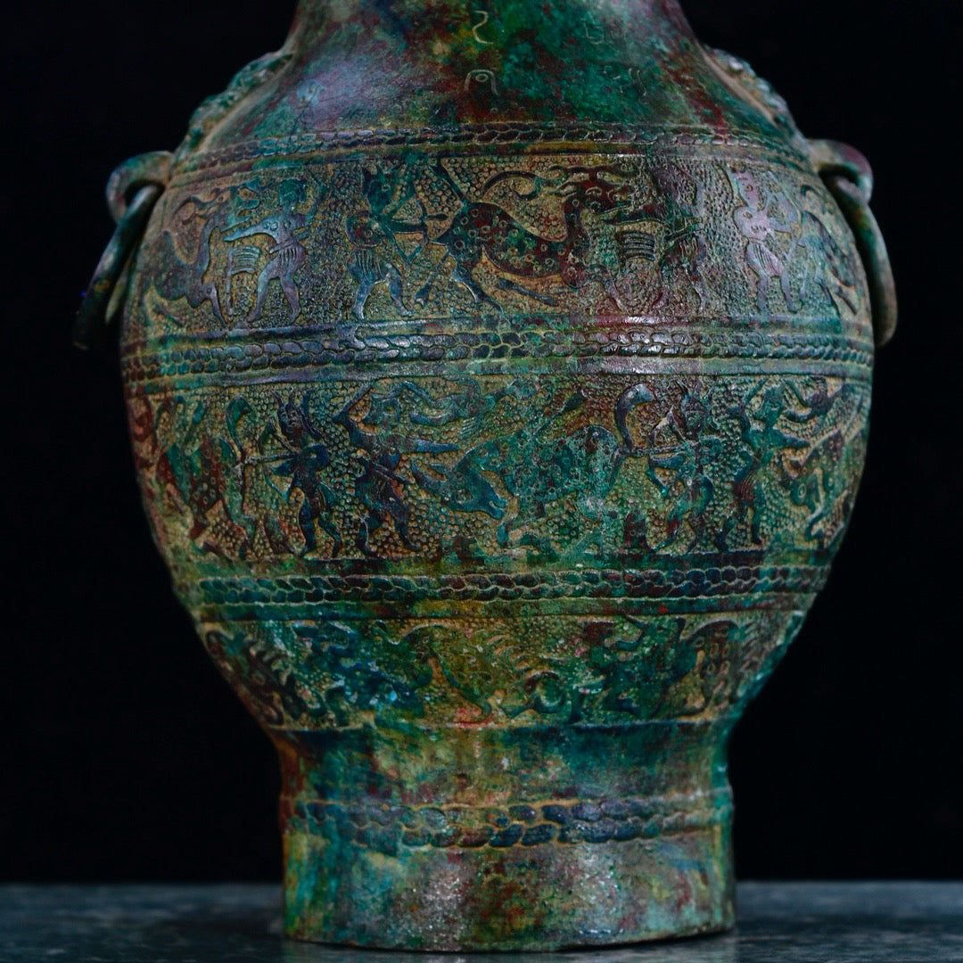 Chinese antique bronze hunting pattern round pot