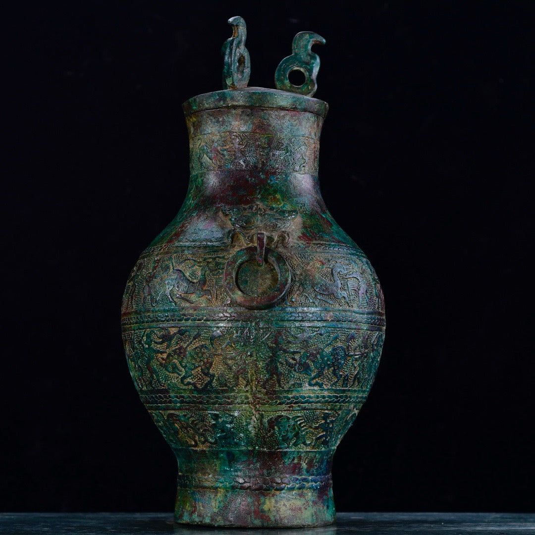 Chinese antique bronze hunting pattern round pot