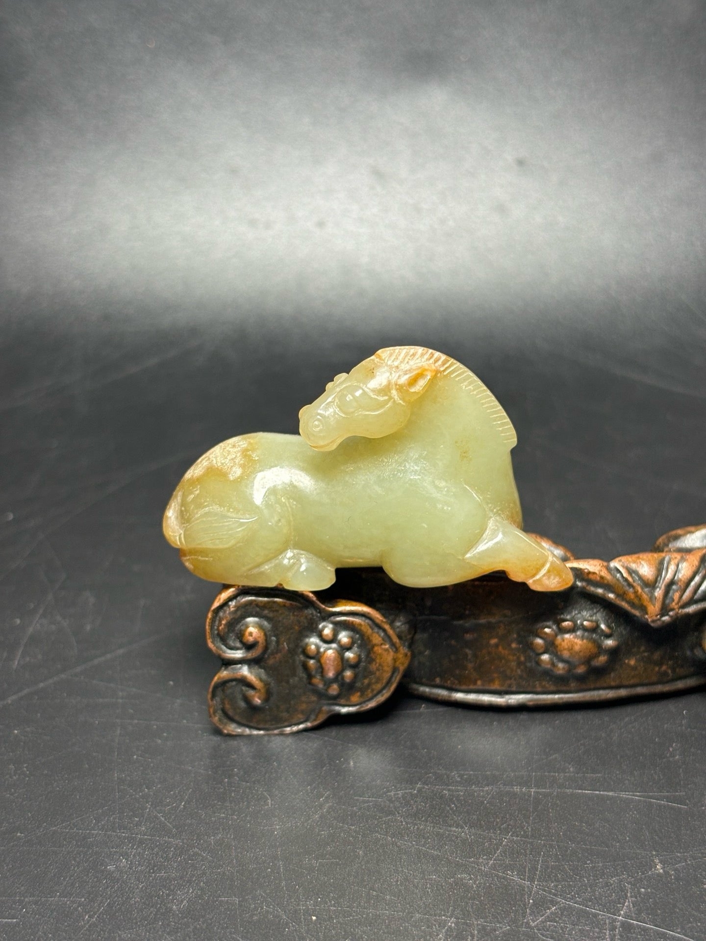 Exquisite Hotan Jade Turning Back Horse