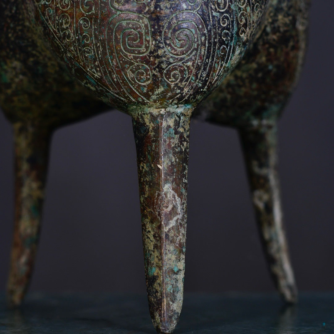 Chinese antique bronze wine container