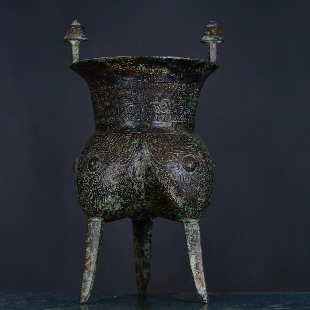 Chinese antique bronze wine container
