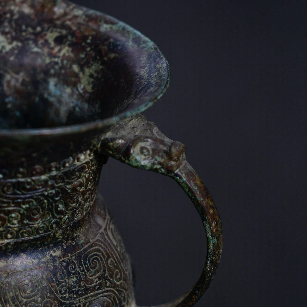 Chinese antique bronze wine container