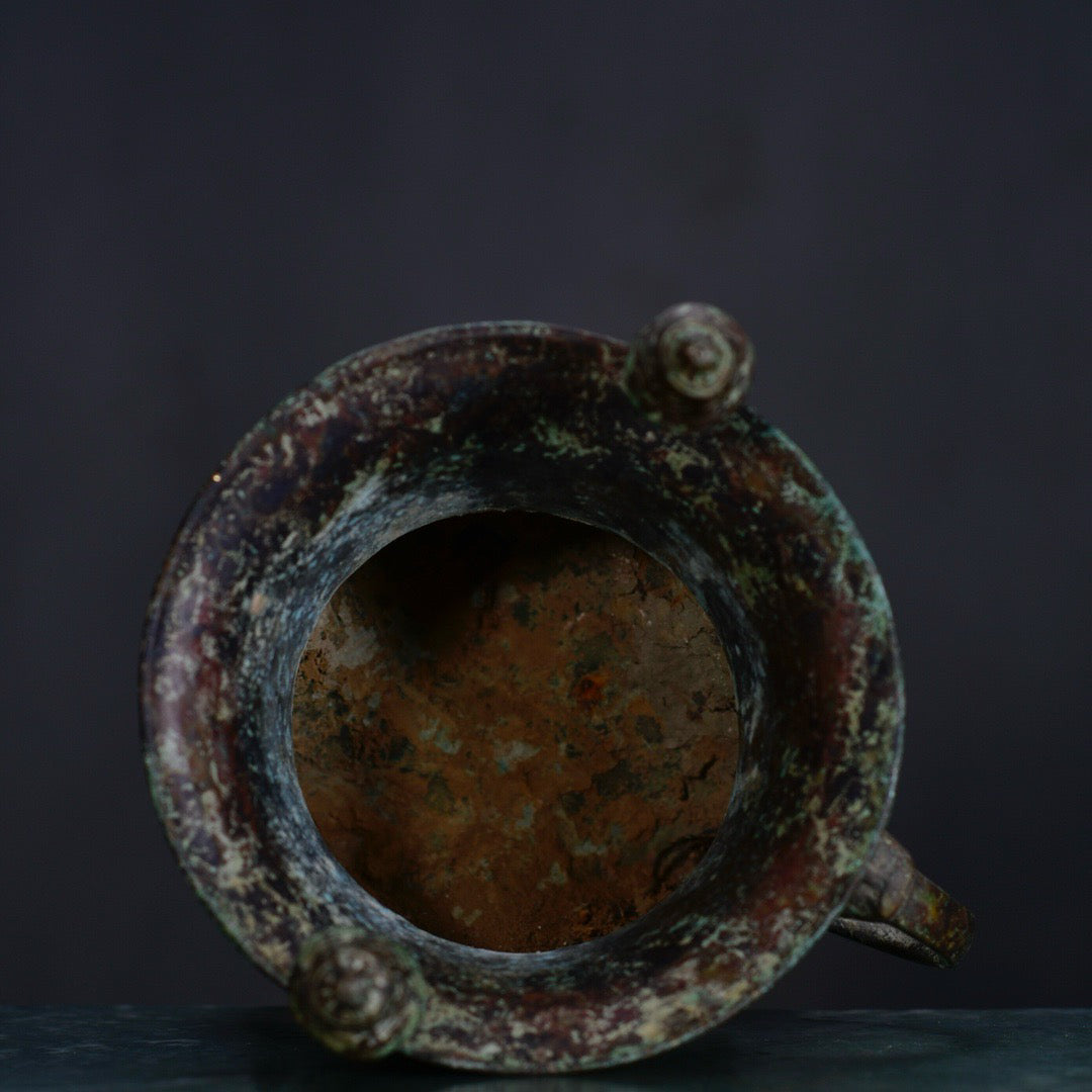 Chinese antique bronze wine container