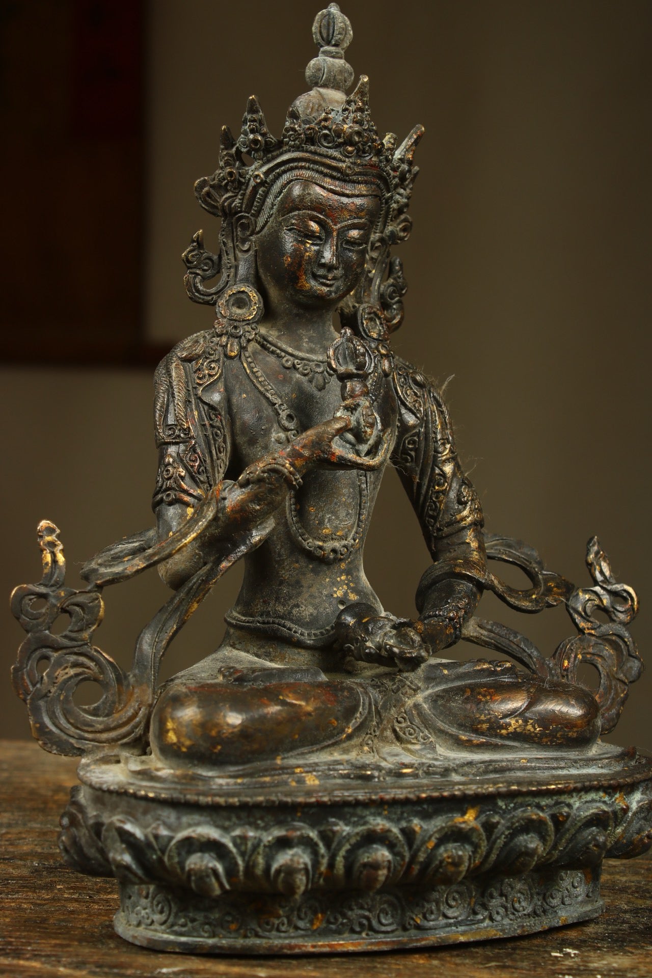 Chinese antique bronze gilded handmade statue of a Diamond Saddle