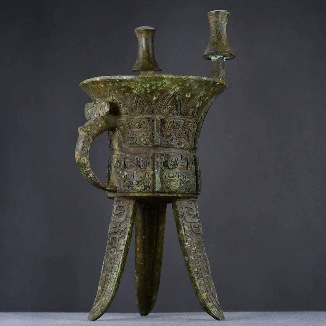 Chinese antique bronze three legged round vessel