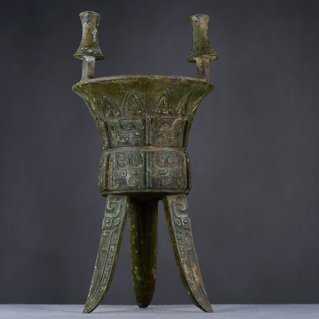 Chinese antique bronze three legged round vessel